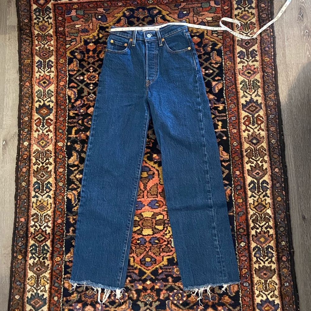 Levi’s Ribcage Straight Dark Wash Jean